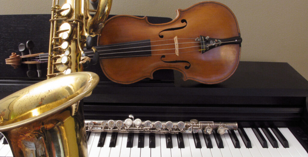 Violin, saxophone and flute on keyboard